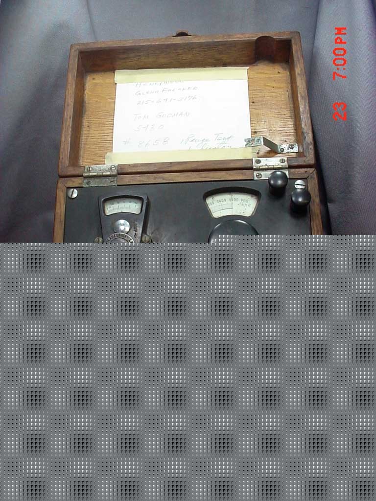 Vintage leeds northup temperature bridge oak case
