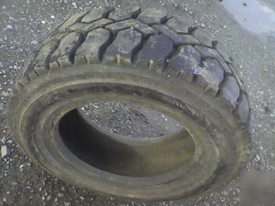 Forklift tire 28X9-15 retread