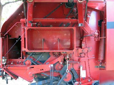 2003 case RBX552 5' X5' round baler twine tie