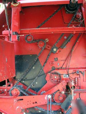 2003 case RBX552 5' X5' round baler twine tie