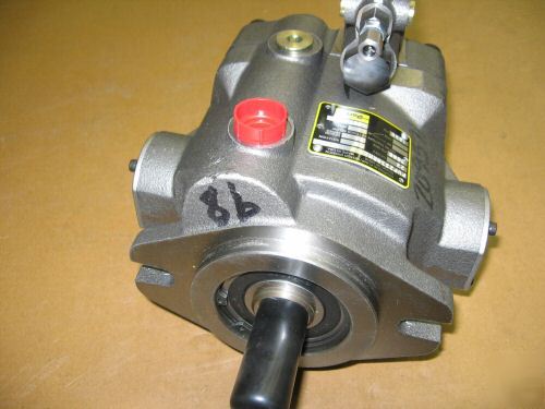 New parker variable volume piston pump PVP2330RM21 