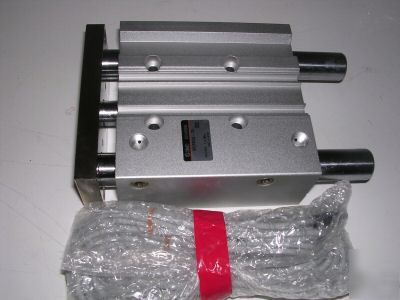 New smc guided air cylinder, linear actuator, MGPM32-75