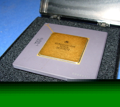 Cpu XC88100RC20E motorola vintage ic gold plcc