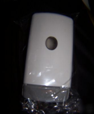 Soap dispenser 800/1100 ml ada w/free 800 bib soap