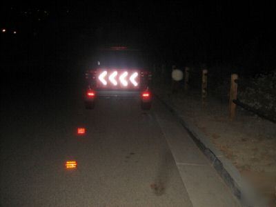 Led directional safety blanket (road side & emergency)