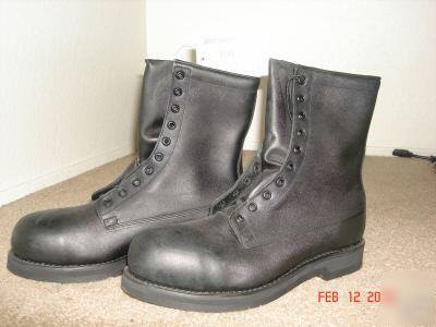 Work boots, safety 8