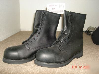 Work boots, safety 8