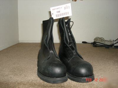 Work boots, safety 8