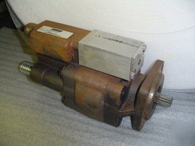 Permco dump truck hydraulic pump / valve (air shift)