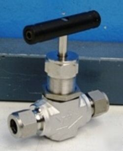 Whitey / swagelok ss-18RS8 integral bonnet needle valve