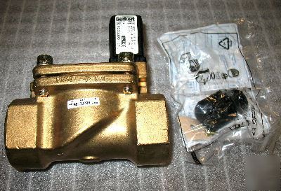 New burkert type 5281 solenoid valve 1-1/2