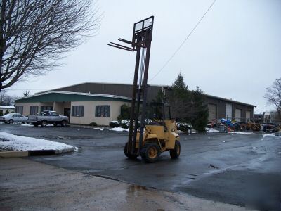 Prime mover articulated fork lift 