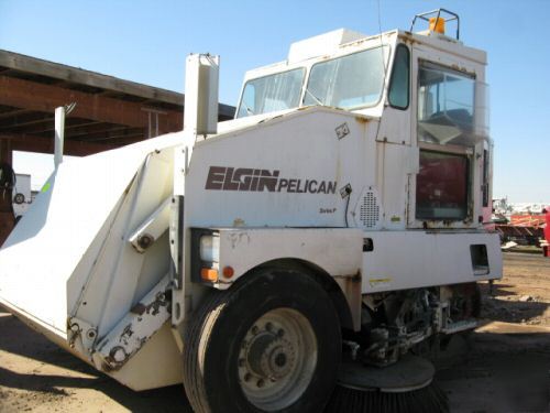 1994 elgin pelican sweeper, 10' path, 3 broom, 3.5CU.yd