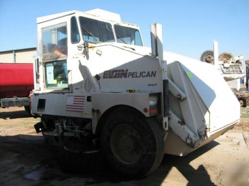 1994 elgin pelican sweeper, 10' path, 3 broom, 3.5CU.yd