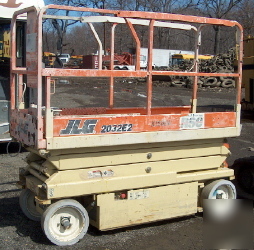 Used 2000 jlg 2032E2 20-ft electric scissor lift