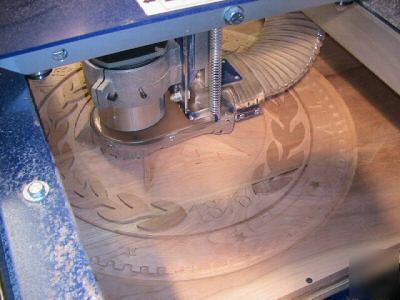 Cnc router cuts this circle in wood or plastic