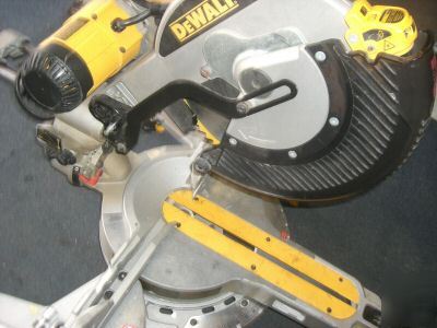 Dewalt DW718 dw 718 miter saw w. laser