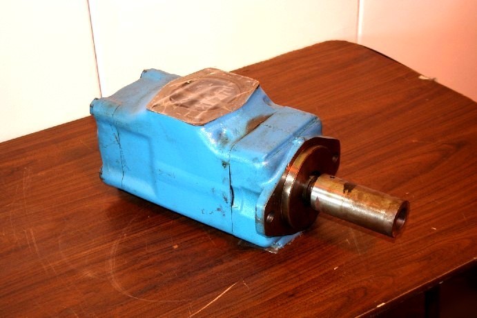 Vickers vane pump 4535VA2A38 1AA22L hydraulic #6197 wh