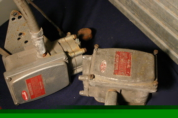 *2* masoneilan dresser valve positioner 8012 8005A