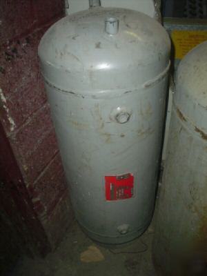 New bell & gossett: expansion tank- 15 gallon, - psi 375