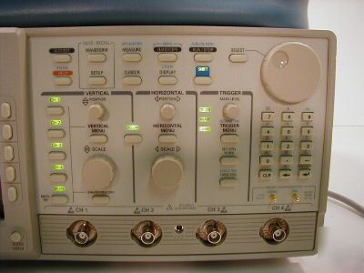 Tektronix TDS694C, 3 ghz oscilloscope, 4 channels, 10GS