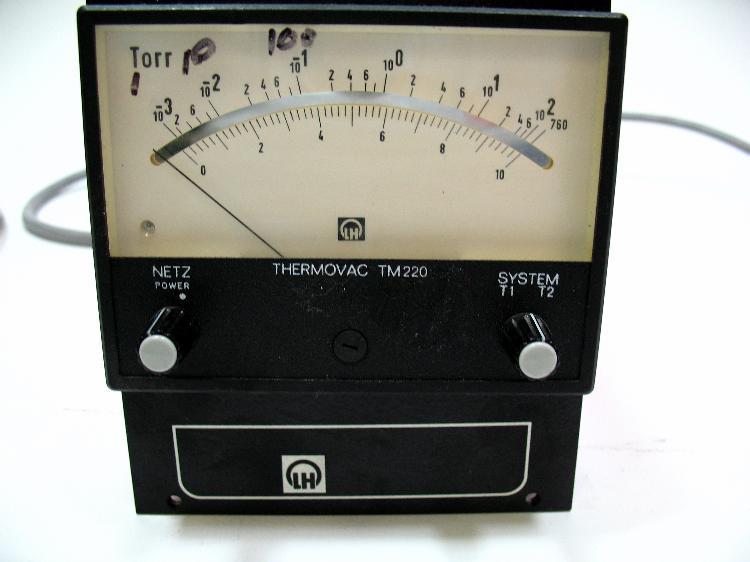 Leybold heraeus torr thermovac TM220 vacuum gauge box