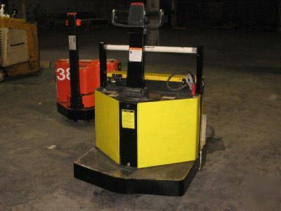 Excellent condition crown electric pallet jack 4000 lb