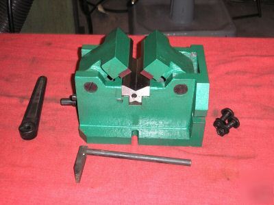 Self centering vise for bridgeport milling machine