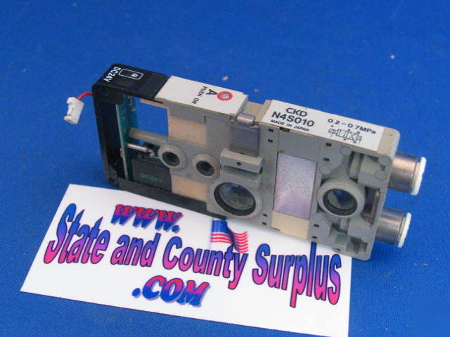 Ckd N3S010 valve wiring block manifold DC24V V10
