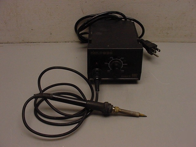 Hakko 936 soldering station with iron
