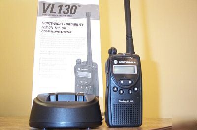 Motorola VL130 vl 130 uhf 4WATT 16CH portable 2-way