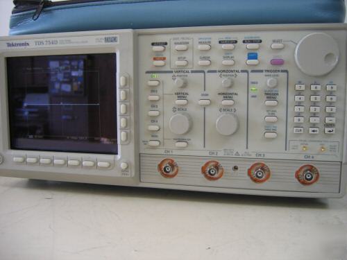 Tektronix TDS754D oscilloscope, 500 mhz, 4 ch, 2 gs/s