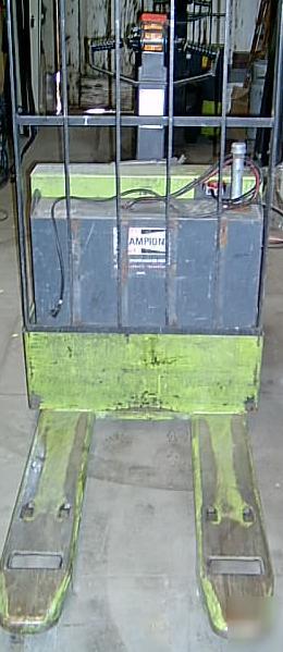 Clark electric pallet jack lift truck 4000 lbs WP40 