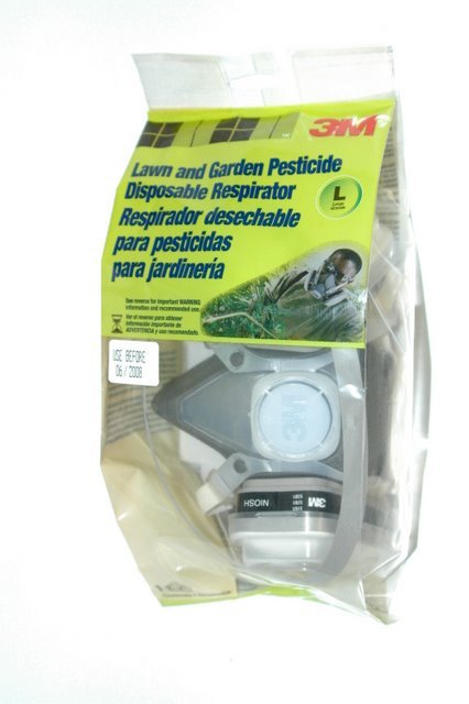 New 3M lawn & garden pesticide disposable respirator- 