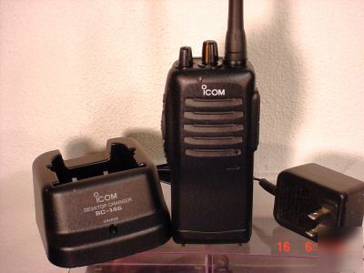 Icom vhf, 5 watt 16 ch. portable radio pkg...nice